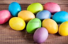 Красочные яйца на пасху с натуральными красителями