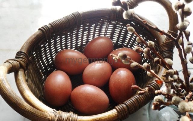 как покрасить яйца натуральными красителями
